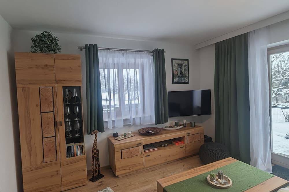 Ganze Wohnung, Ferienwohnung 64qm im Erdgeschoss mit 1 separatem Schlafzimmer in Pittenhart, Chiemsee