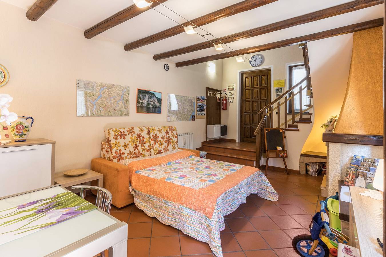 Casa Vacanza Anna, Lake Maggiore: Independent House with Garden, Parking, Pets Welcome in Santino (San Bernardino Verbano), San Bernardino Verbano