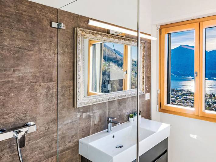 Ganze Wohnung, Casa Elisabetta oben in Gordola, Tessiner Alpen