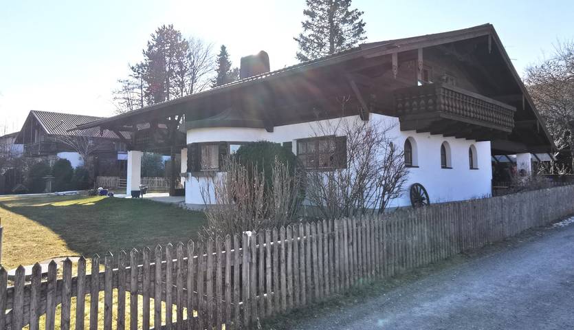 Ferienhaus für 8 Personen, mit Balkon und Terrasse sowie Garten in Samerberg