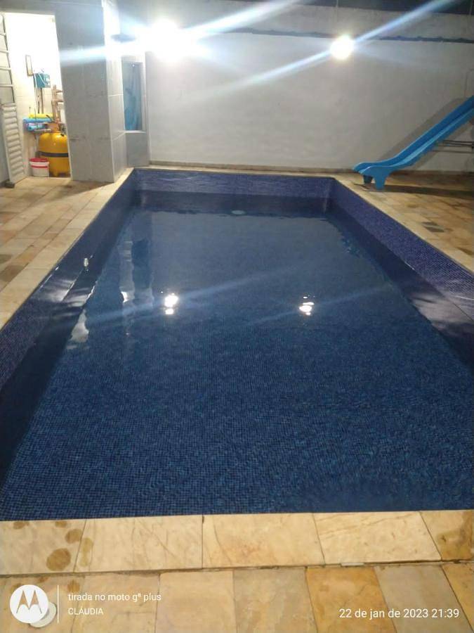 Casas e apartamentos de temporada para 17 pessoas, com jacuzzi e piscina em Mongaguá