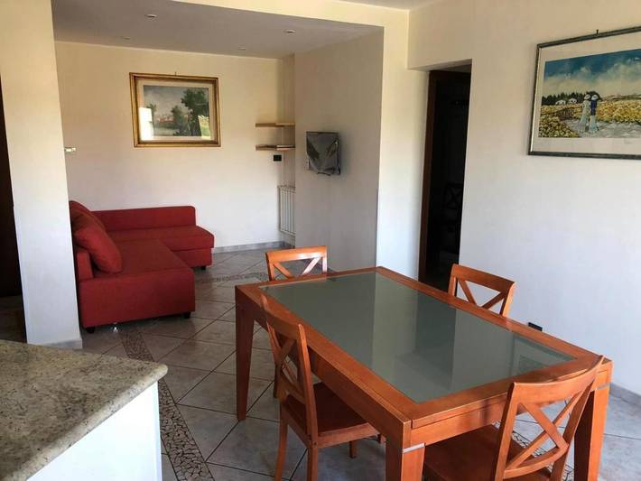 Appartamento per 8 persone, con idromassaggio e giardino, adatto a famiglie con bambini in Guidonia Montecelio