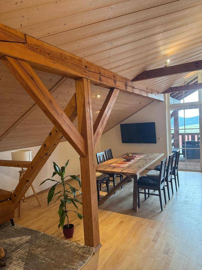 Ferienwohnung für 5 Personen, mit Ausblick und Balkon in Reut