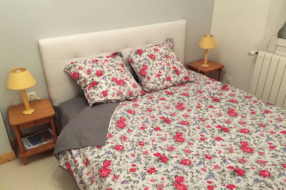 Furnished 4 persons \"Blue cedar\" *** in Fouras, Rochefort region