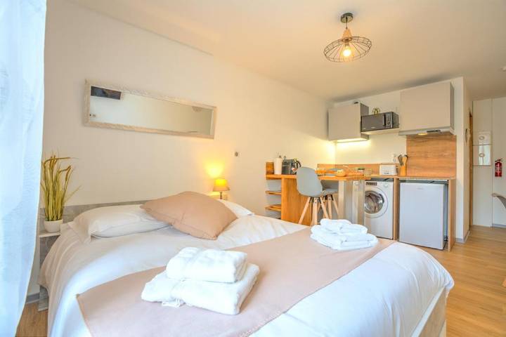 Gîte pour 2 personnes, avec vue et terrasse à Banassac - 3