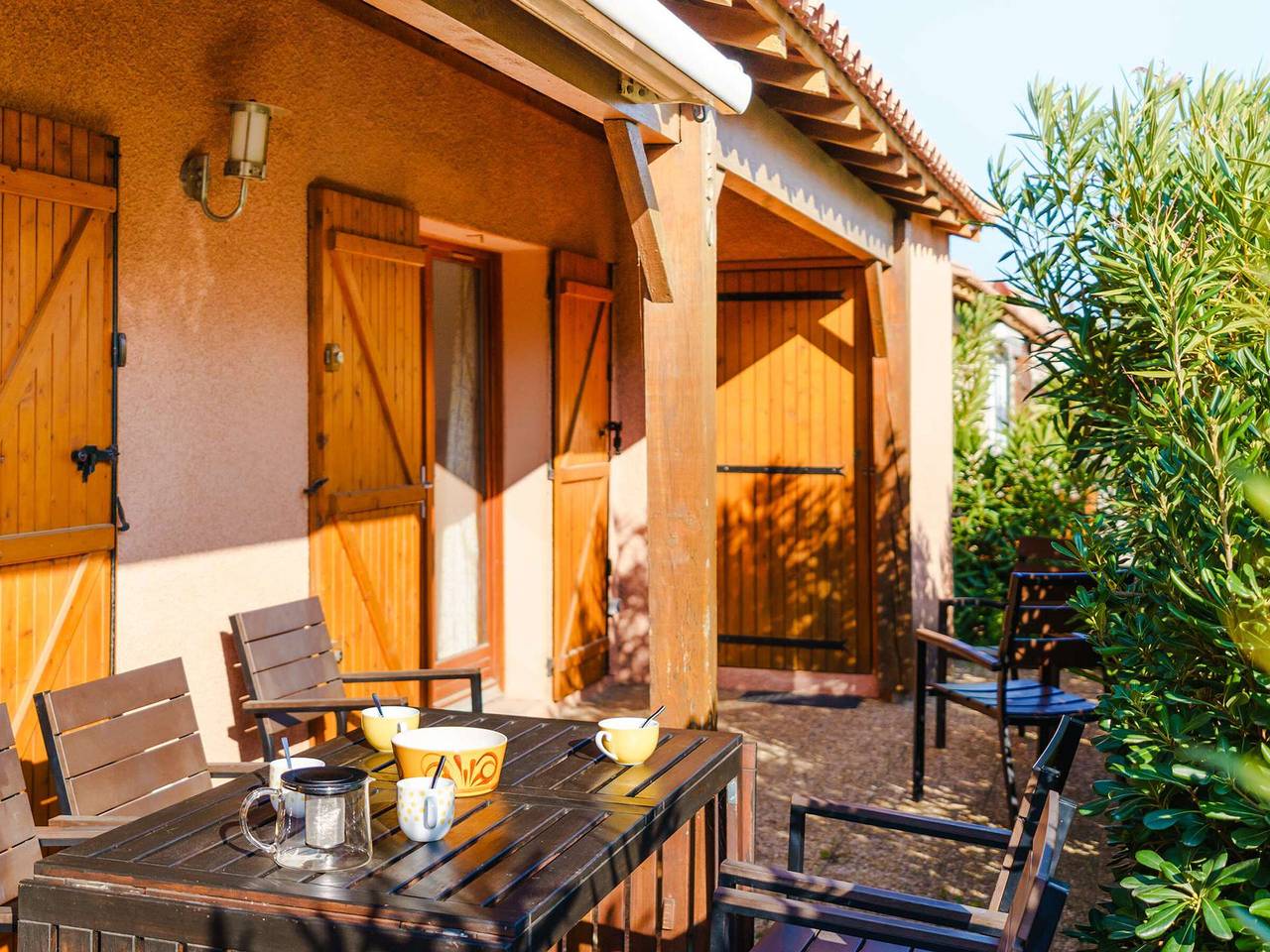 Spacious 3Br Villa with Pool, Solarium & Parking - Sleeps 7 in Gruissan (Ville), Gruissan