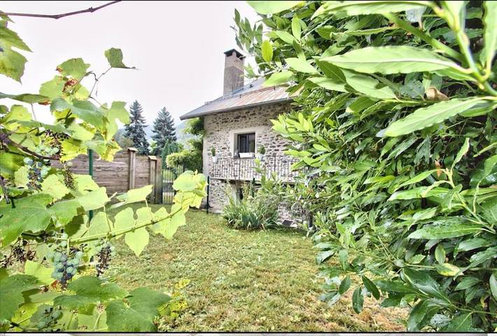 Gîte pour 3 personnes, avec Terrasse ainsi que Jardin et Vue à Tours-en-Savoie