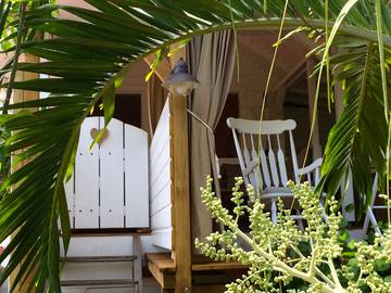 Gîte pour 2 personnes, avec jardin dans Basse-Terre (homonymie)