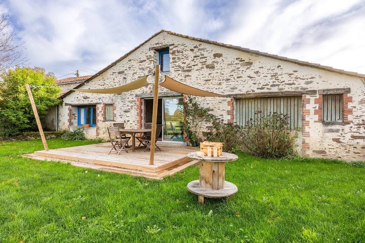 Welkom op 'Ferme la Veillonnière' in Rives-de-l'Yon, La Roche-sur-Yon en omgeving