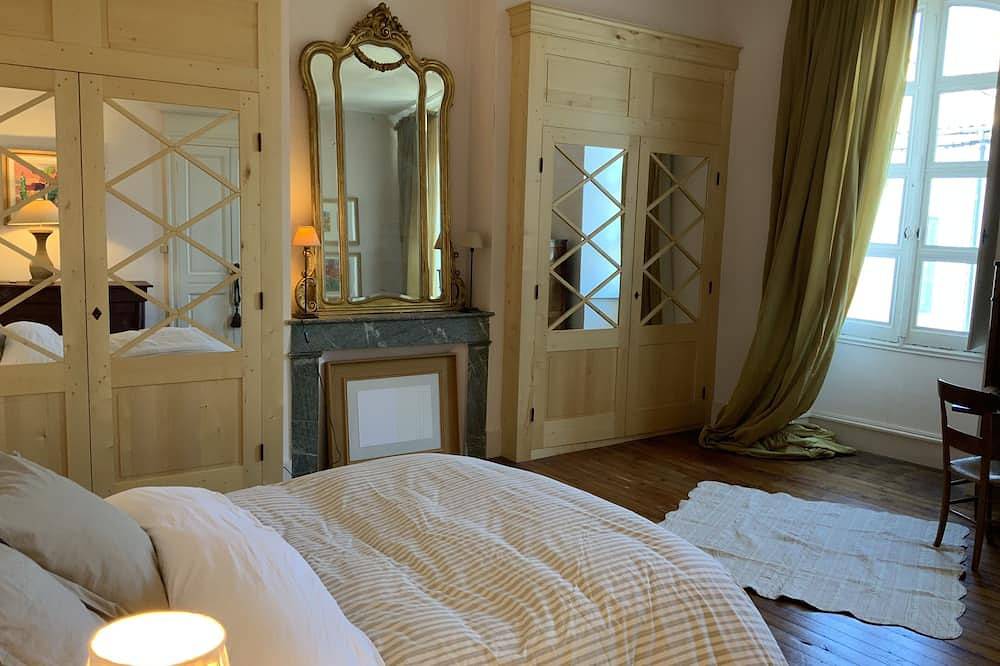 Charm of a family home in Villeneuve-sur-Lot, Villeneuve-sur-Lot region