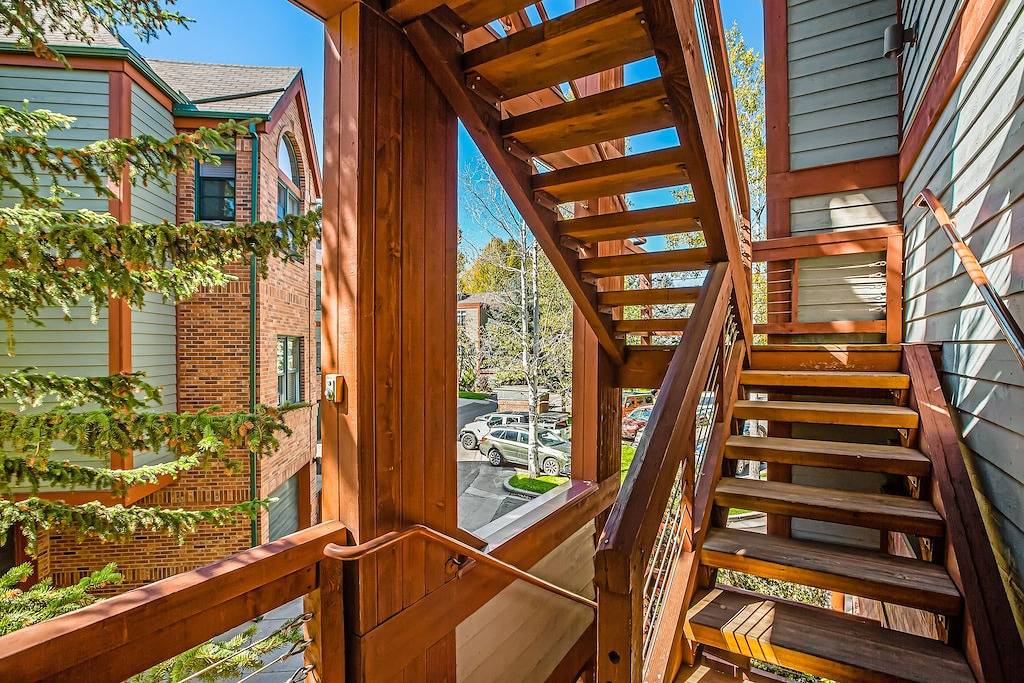 Ganze Wohnung, Schöne Wohnung am Wasser mit modernem Interieur und einem gemütlichen Gaskamin in Basalt, Eagle County