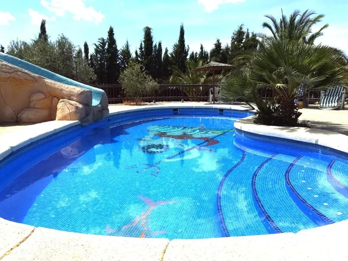 Ferienhaus für 4 Personen, mit Whirlpool und Garten sowie Pool - 1