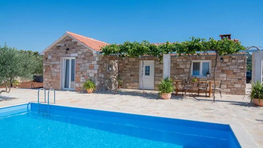 Villa für 7 Personen, mit Pool und Garten, mit Haustier - 1