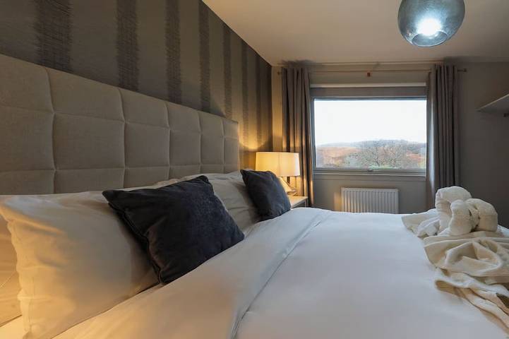 Hot tub lodge with stunning view in Argyll & Bute