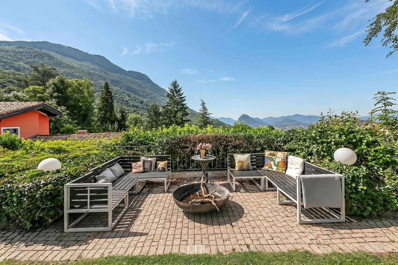 Villa Tre Pini in Villa Luganese, Lugano