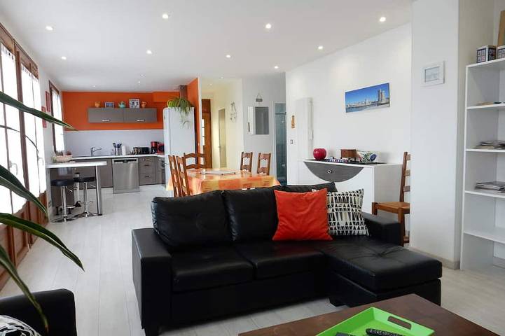 Location de vacances pour 6 personnes, avec Balcon et Jardin à Périgny