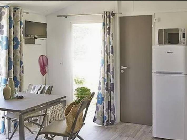 Mobil home pour 5 personnes, avec bassin pour enfant à Seillac - 3