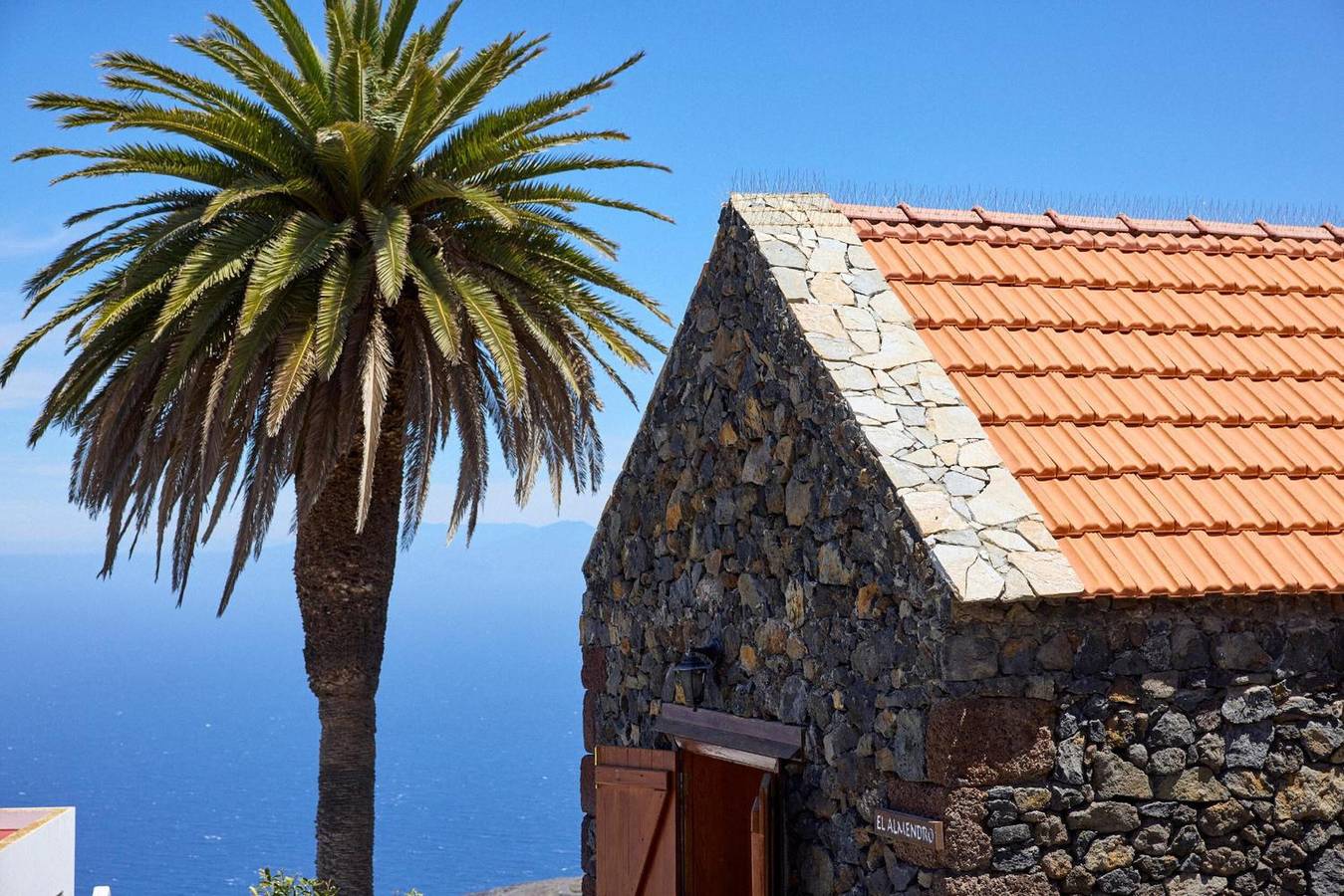 Casa Rural 'El Moral' con Vista al Mar, Terraza Compartida y Wi-Fi in El Mocanal, Valverde