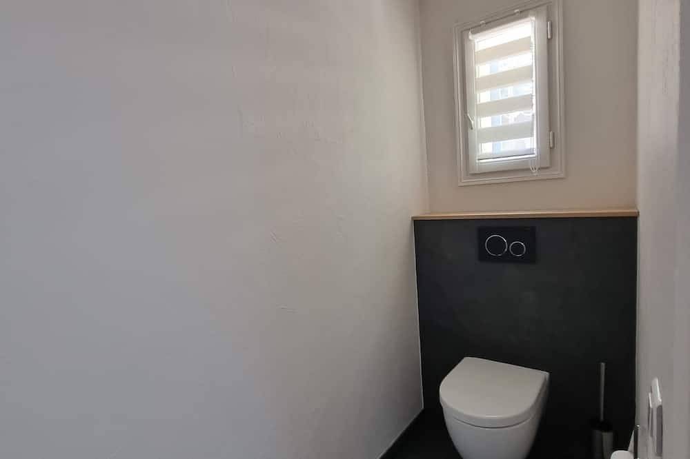 Ganze Wohnung, Charming 2-room apartment with garden, sea and mountain views in Saint-Laurent-du-Var, Mittelmeerküste (Frankreich)