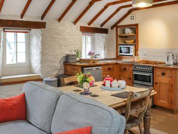 Log Cabin for 2 People in Rhydlanfair, Conwy region, Photo 4