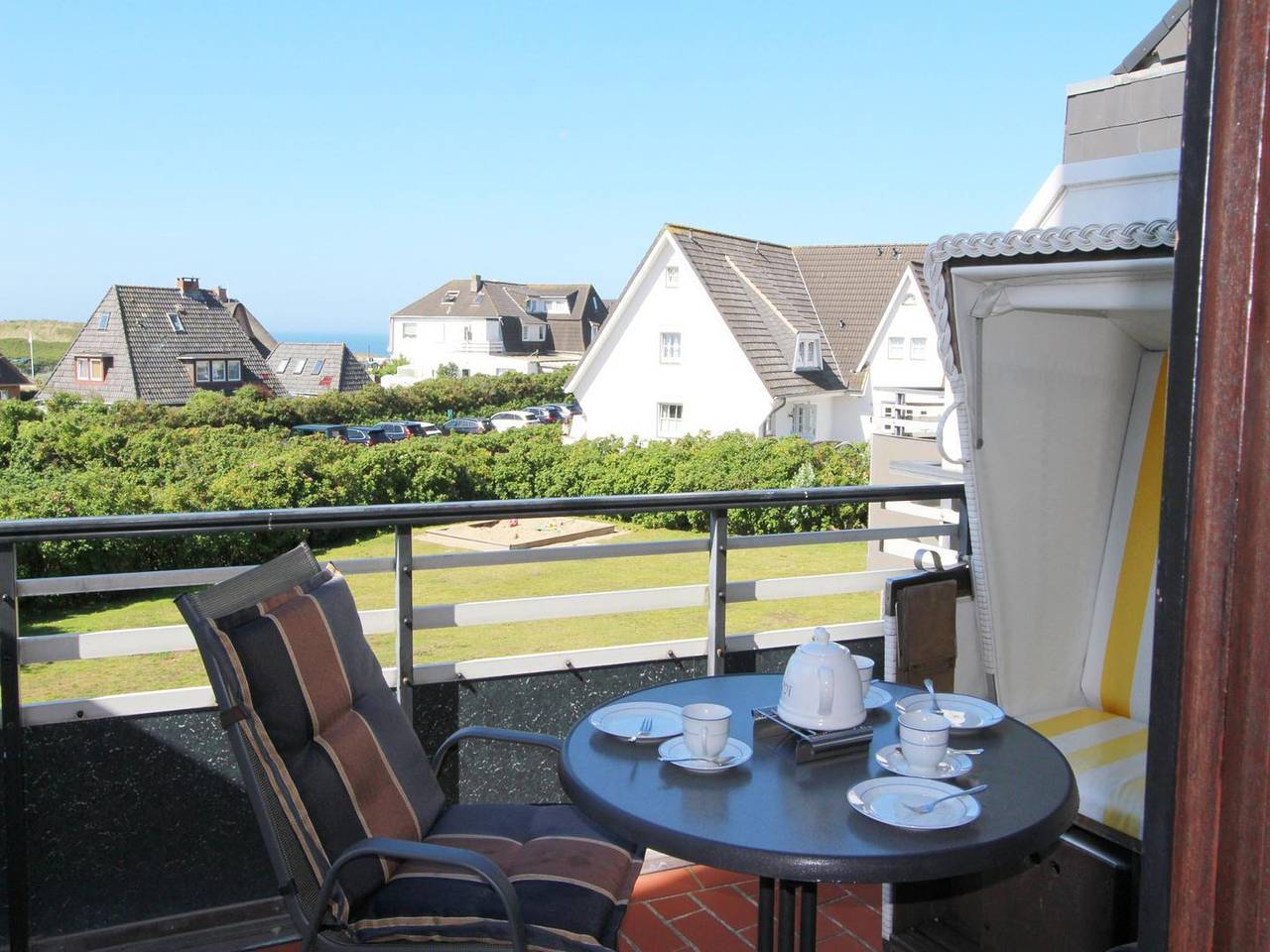 Ganze Wohnung, Helle, im nordischen Stil eingerichtete Ferienunterkunft in strandnaher Lage in Wenningstedt, Sylt