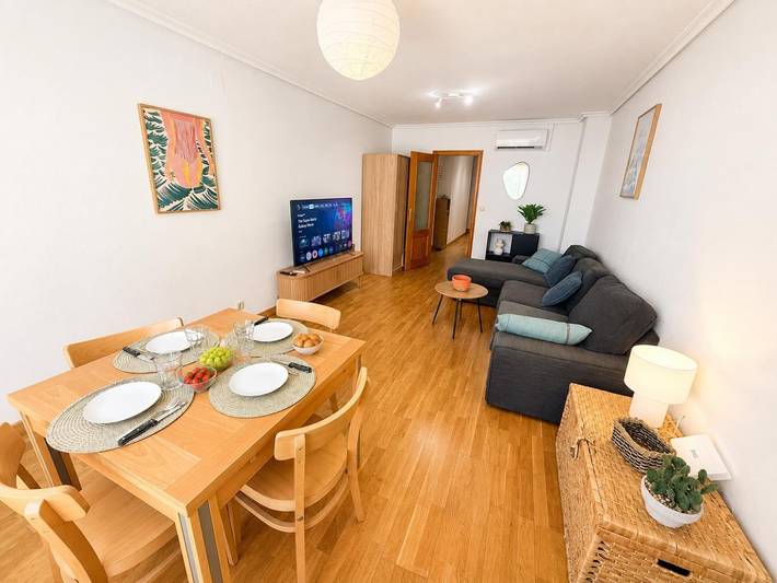 Appartamento intero, Postiguet Beach & Alicante Centre. 2 bedrooms in Raval Roig, Alicante