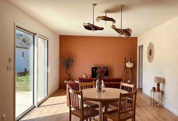 Gîte pour 6 personnes, avec vue et jardin à Gerde (homonymie)