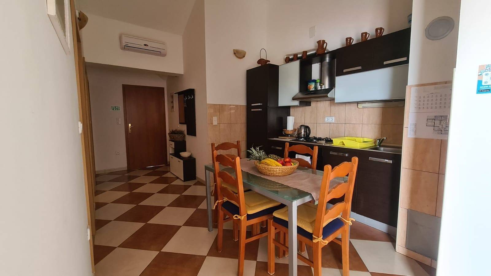 Ganze Wohnung, Zwei-Zimmer-Wohnung Bašković A3 auf der Insel Brač in Supetar, Brac
