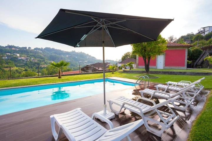 Casa rural para 6 personas, con Terraza además de Jardín y Piscina en Póvoa de Lanhoso