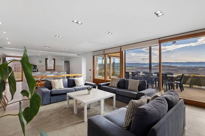 Casa rural 'El Pujol' con vistas a la montaña, Wi-Fi y aire acondicionado in Santa María de Marlés, Comarcas centrales