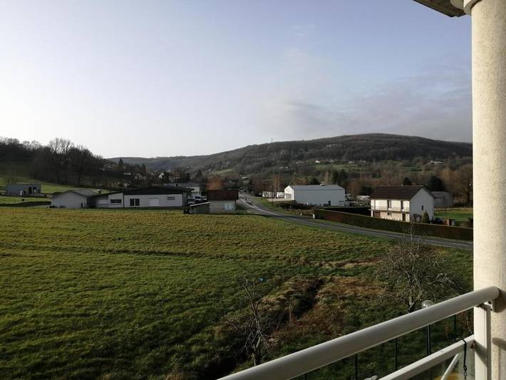 Gîte pour 4 personnes, avec vue ainsi que piscine et terrasse, animaux acceptés à Saint-Cernin-de-Larche - 4