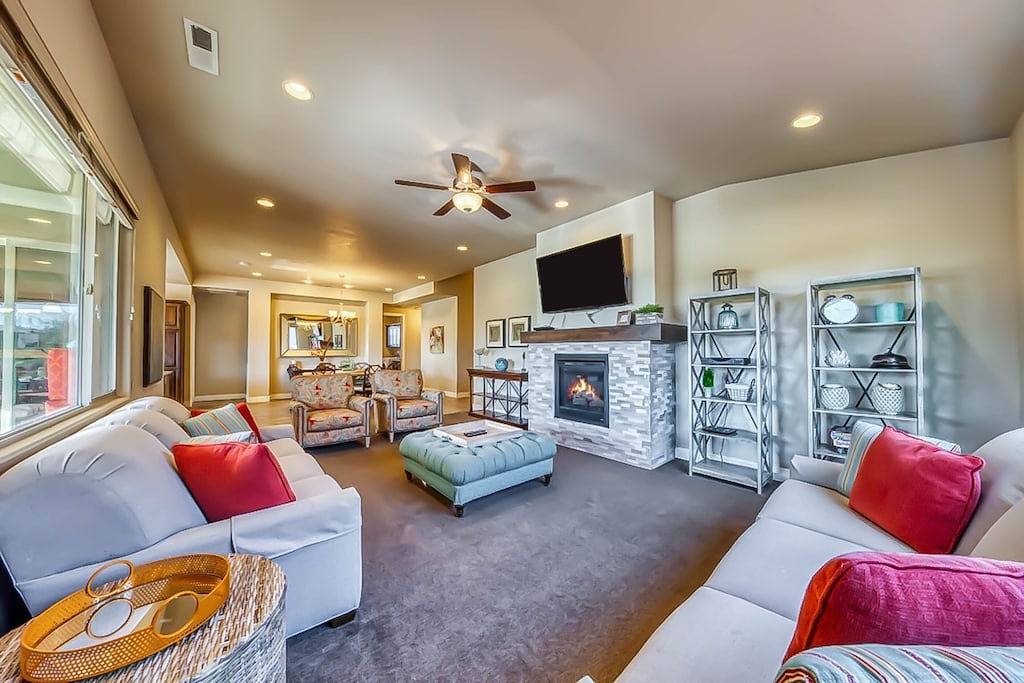 Herausragende Familie mieten w / geräumigen Terrasse, Gemeinschafts-Pool, Clubhaus und Whirlpool! in Santa Clara (UT), Zion Nationalpark