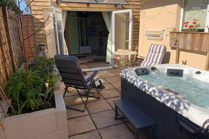 Holiday rental for 2 people, with Hot tub and Terrace as well as Garden in Hayling Island
