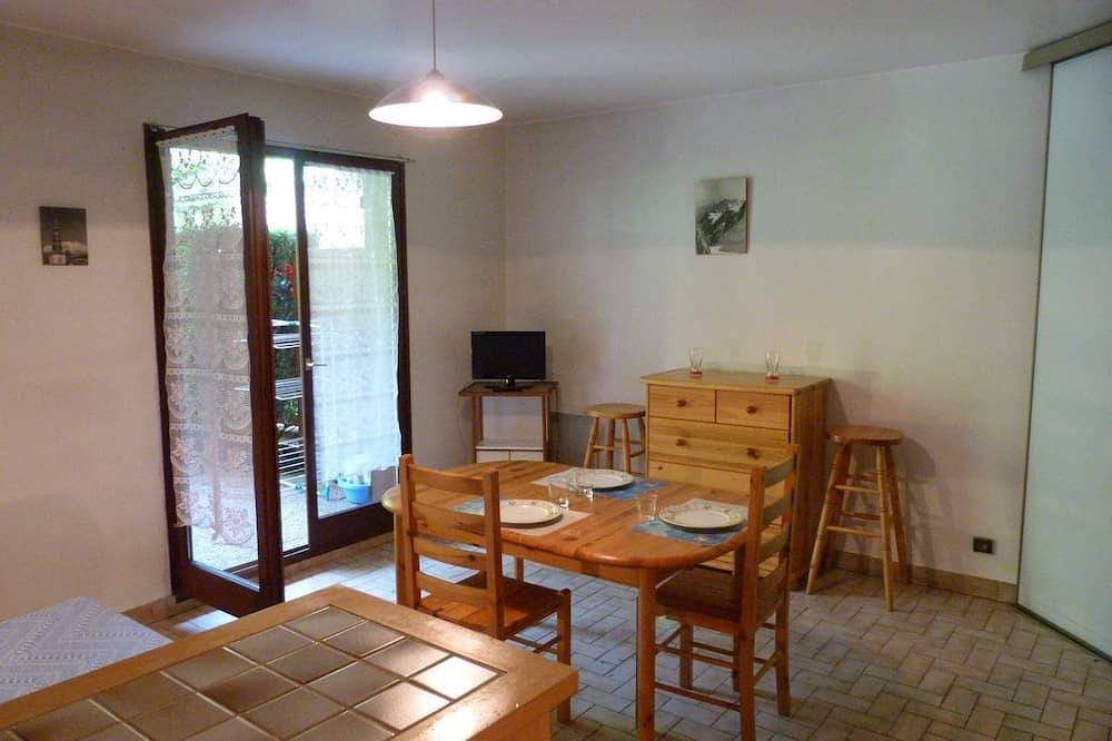 Appartement entier, Studio avec jardin, lac d'annecy in Menthon-Saint-Bernard, Région d'Annecy