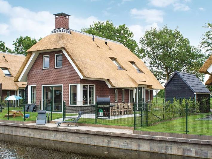 Ferienhaus für 10 Personen, mit Terrasse in Idskenhuizen