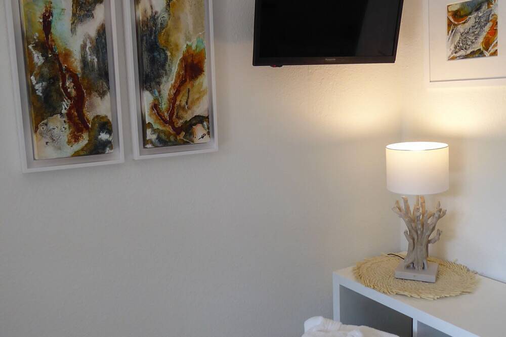 Entire apartment, Refurbished studio with garden and patio in the Cap Esterel holiday village in Agay, Saint-Raphaël