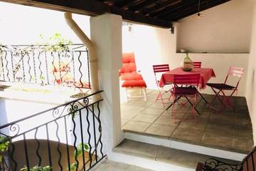 Gîte pour 4 personnes, avec terrasse et vue, animaux acceptés à Chamborigaud