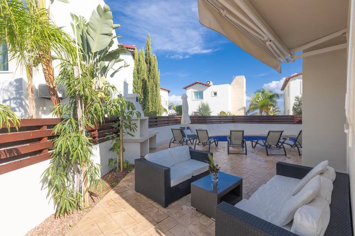 Bungalow für 9 Personen, mit Balkon/Terrasse und Garten auf Zypern