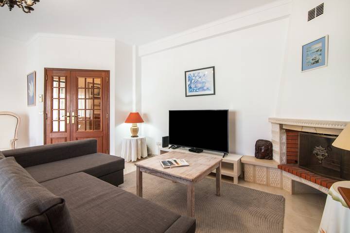Villa „Alcaria Grand House“ mit privater Terrasse, WLAN und Klimaanlage in Altura, Faro Distrikt