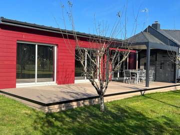 Gîte pour 6 personnes, avec vue ainsi que piscine et jardin, animaux acceptés à Guipry-Messac