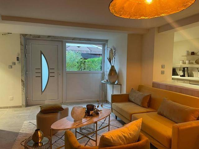 Appartement de vacances pour 4 personnes, avec piscine et sauna ainsi que vue et terrasse