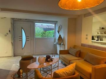 Gîte pour 4 personnes, avec terrasse et vue ainsi que sauna et piscine à Holtzwihr