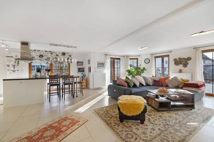 Geheel appartement, Vakantiehuis 'Berta Benzingen 1' met eigen terras, gedeelde tuin en wifi in Winterlingen, Neckar-Alb