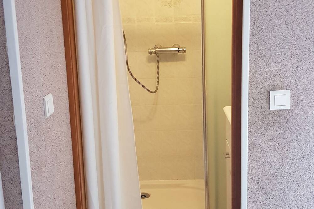 Chambre privée accès indépendant, 2 pas Polyclinique, Zénith, 20min centrenantes in Saint-Herblain, Région de Nantes