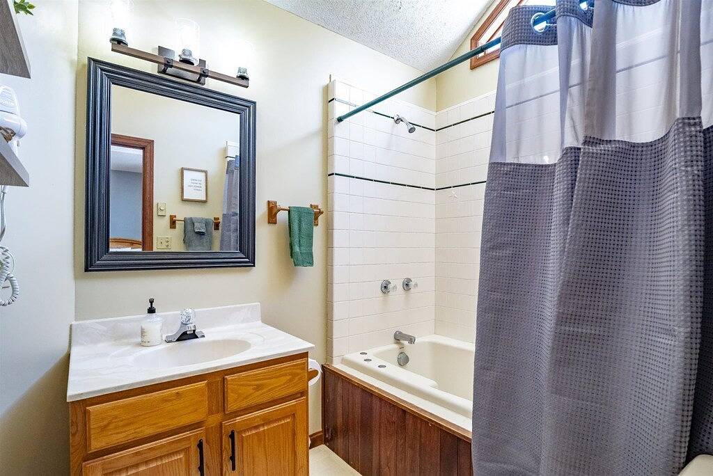 Ruhiger Schnee - Kamin, Whirlpool, Gasgrill, kurze Fahrt zu zwei State Parks und zwei Skigebieten in Seneca Rocks