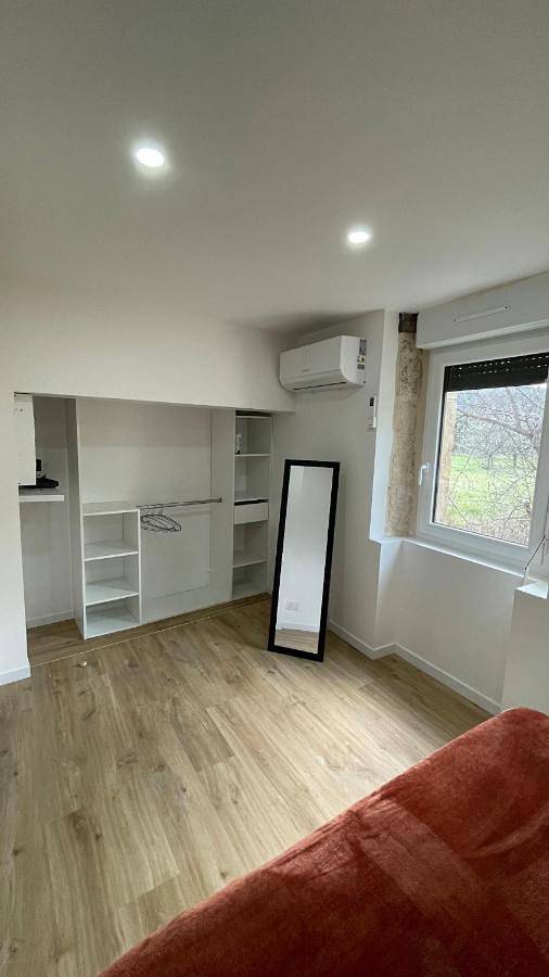 Location de vacances pour 5 personnes, avec vue sur le lac et terrasse à Saint-Cernin-de-Larche - 3