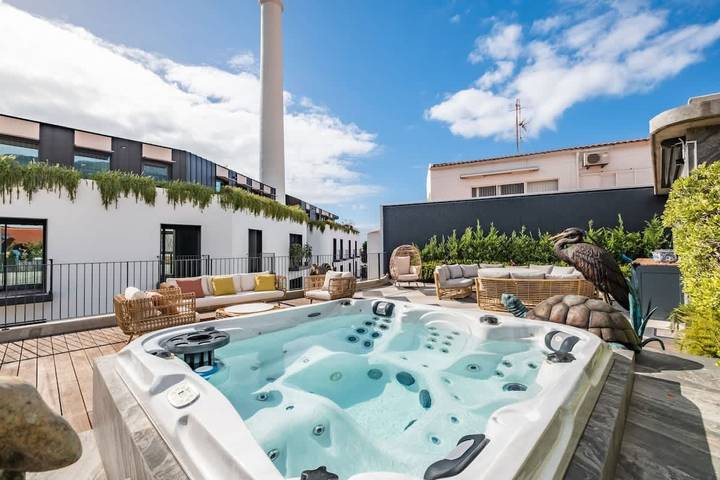 Apartamento de férias para 5 pessoas, com jardim e piscina e ainda varanda, adaptado a crianças em Madeira