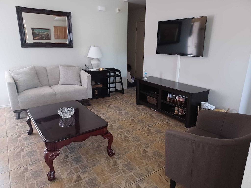 Vacation Home for 8 Guests in San Antonio, Bexar County