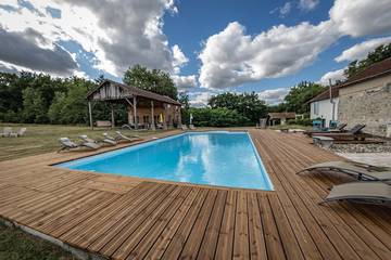 Gîte pour 12 personnes, avec piscine et jardin à Moncrabeau