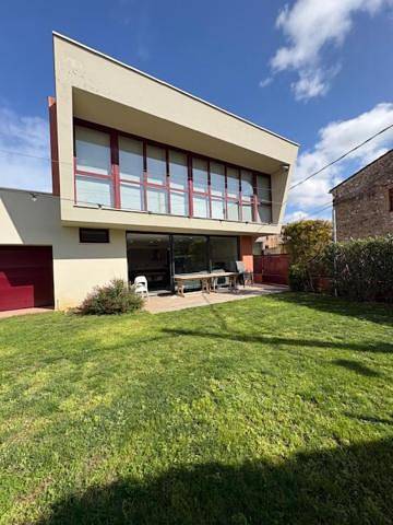 Casa rural para 8 personas, con jardín y vistas en Navata